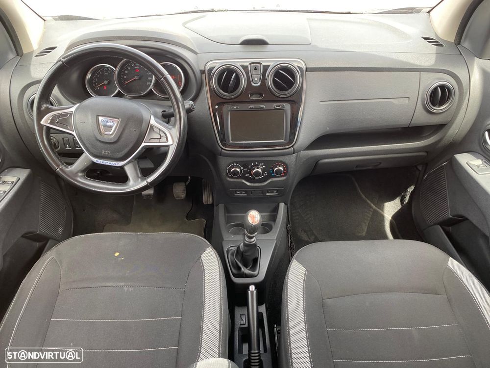 Dacia Lodgy 1.5 Blue dCi Stepway 7L - 9