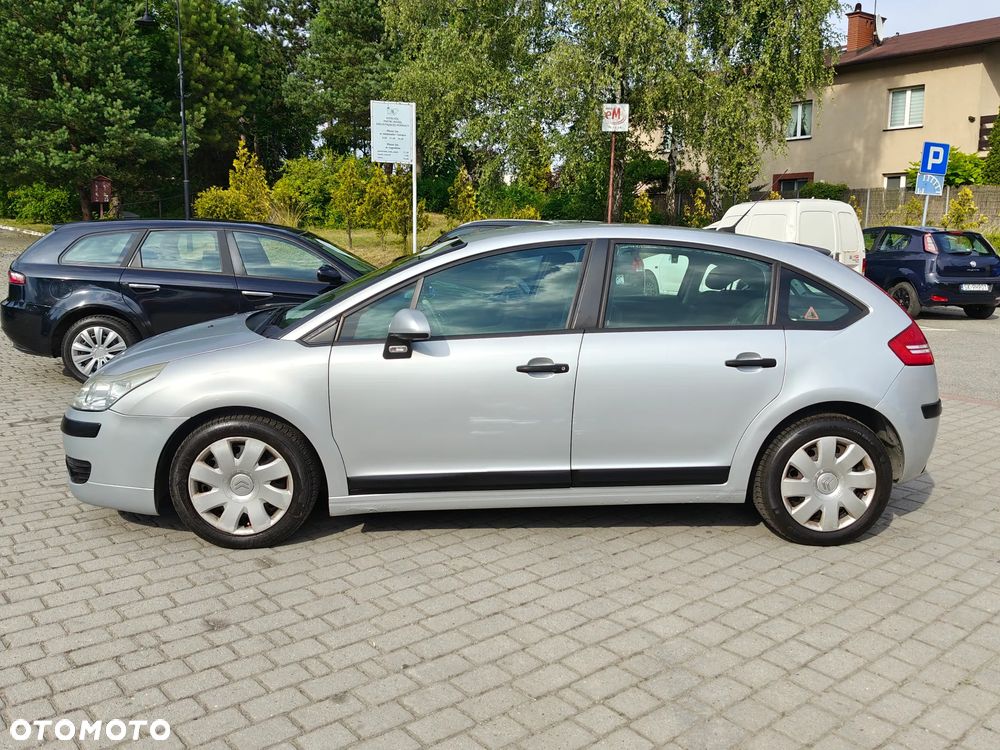 Citroën C4 1.4 16V Advance - 14