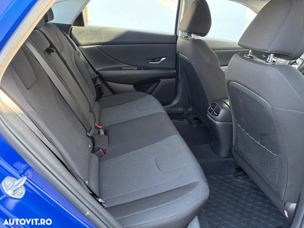 Hyundai Elantra 1.6 l 123 CP CVT Exclusive - 12