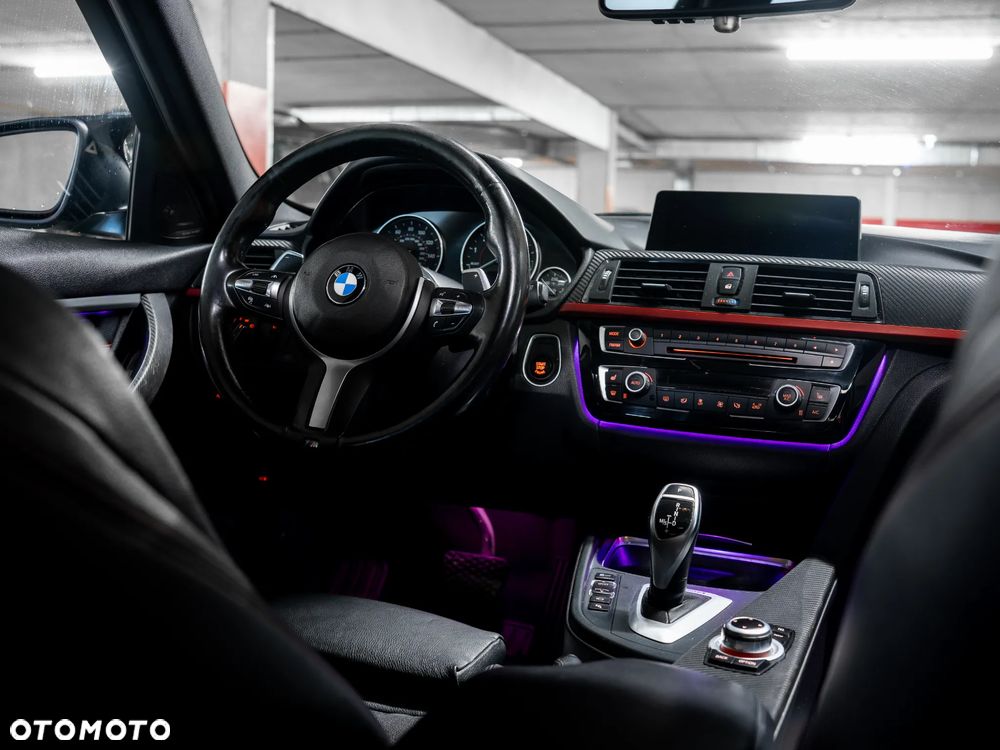 BMW Seria 3 335i Sport Line - 25