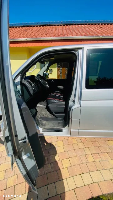 Volkswagen Caravelle - 12