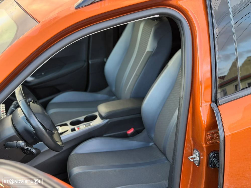 Peugeot e-2008 50 kWh Allure Pack - 9