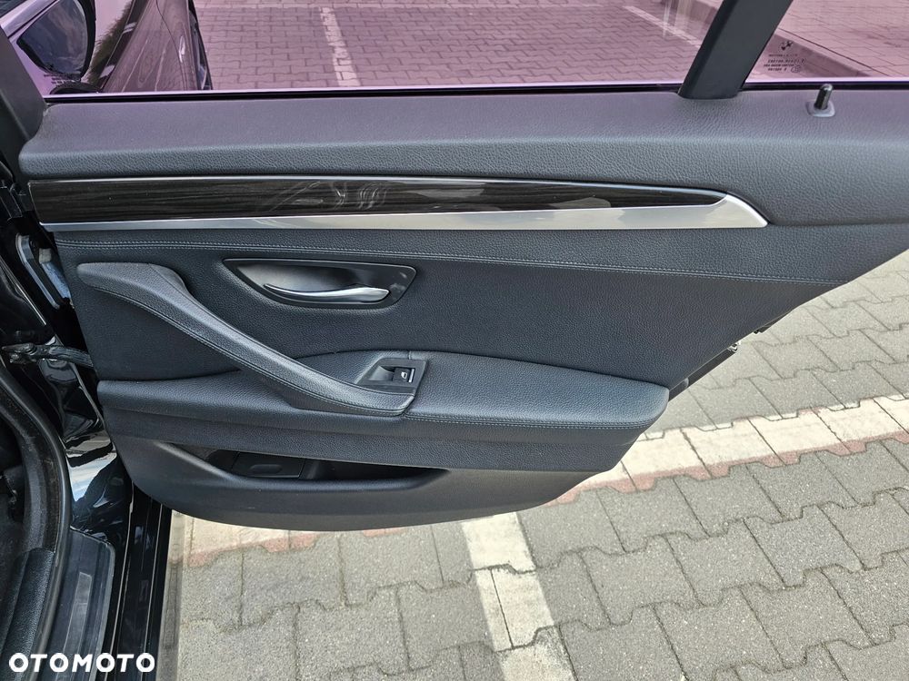 BMW Seria 5 520d xDrive - 30