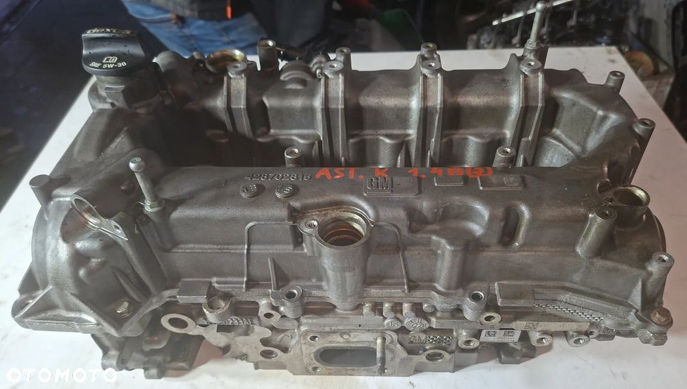 OPEL ASTRA K V 17r POKRYWA ZAWORÓW 428702815 - 1