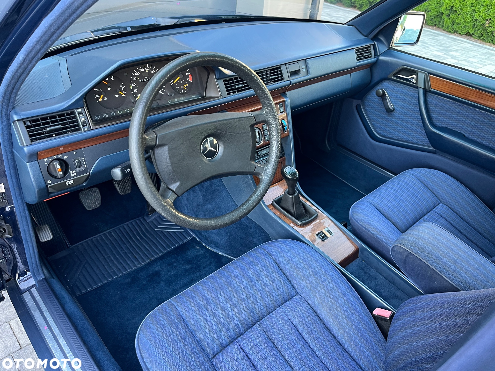 Mercedes-Benz W124 (1984-1993) - 26