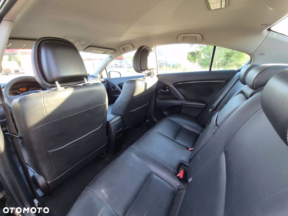 Toyota Avensis 1.8 Premium - 8