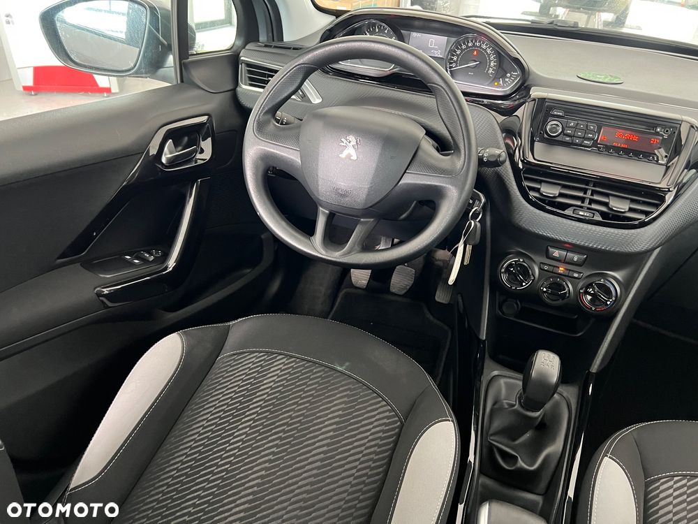 Peugeot 2008 1.2 Pure Tech Style - 18