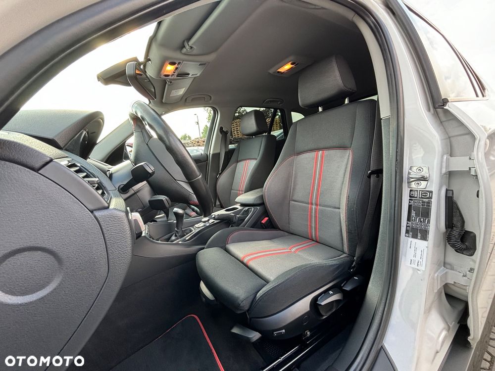 BMW X1 sDrive18d Sport Line - 34