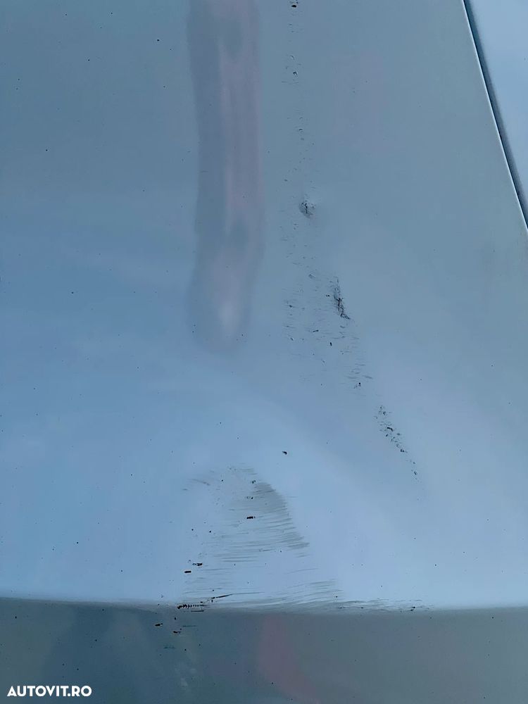 Tesla Model Y - 13