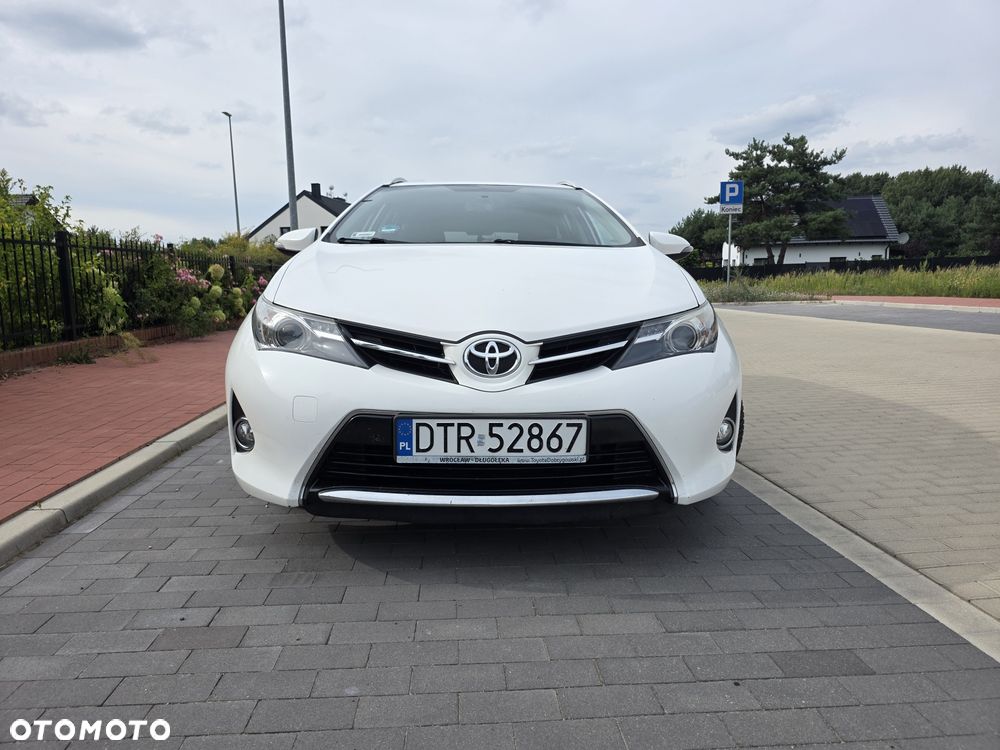 Toyota Auris, 2015