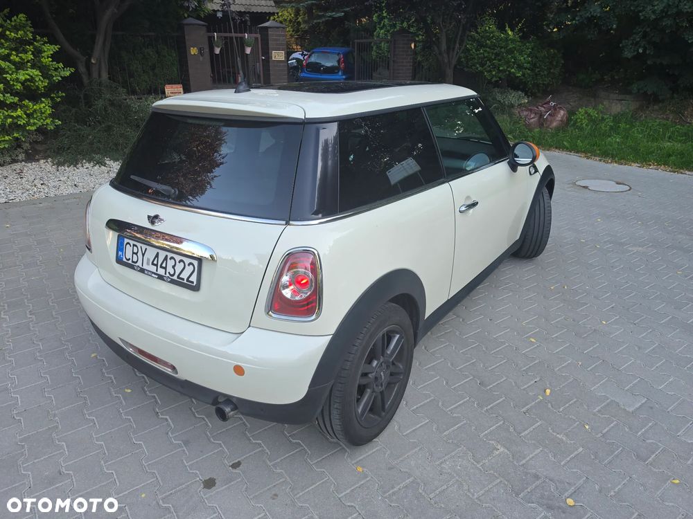MINI Cooper Standard - 4