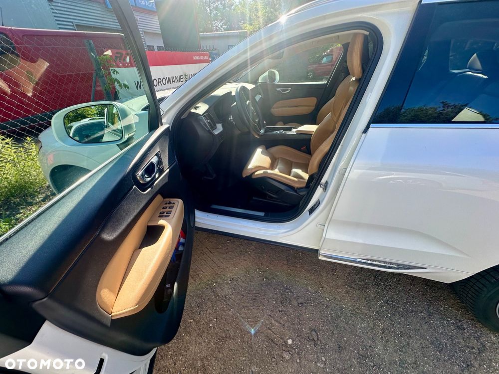 Volvo XC 60 T5 AWD Inscription - 11