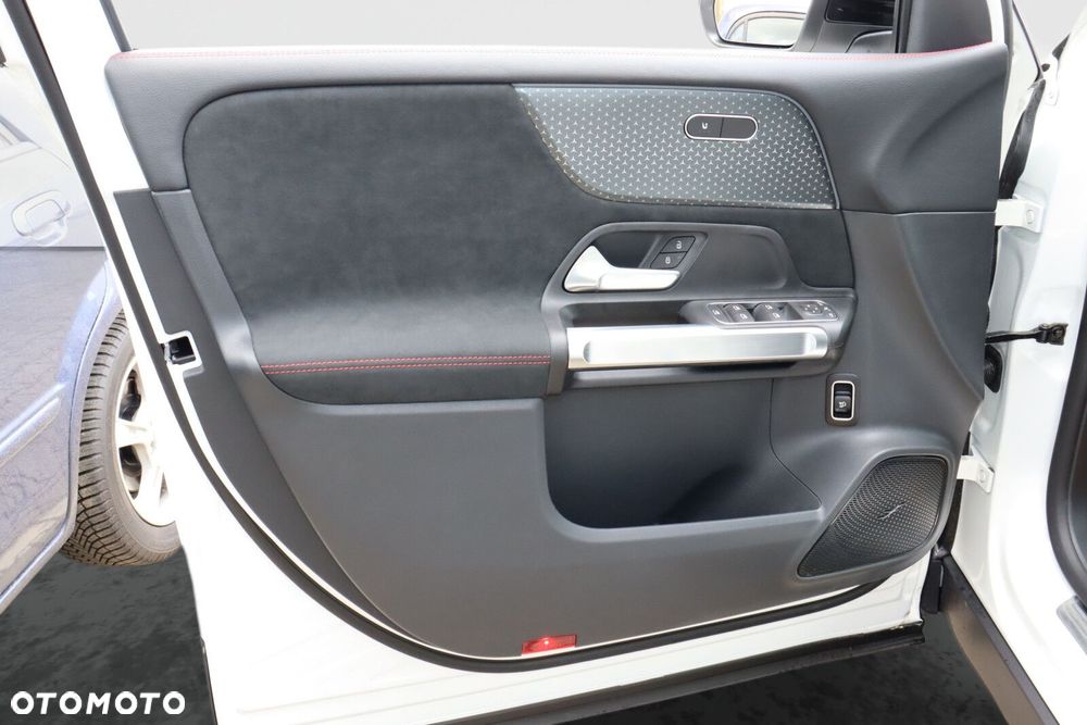 Mercedes-Benz GLB 200 d AMG Line 8G-DCT - 8