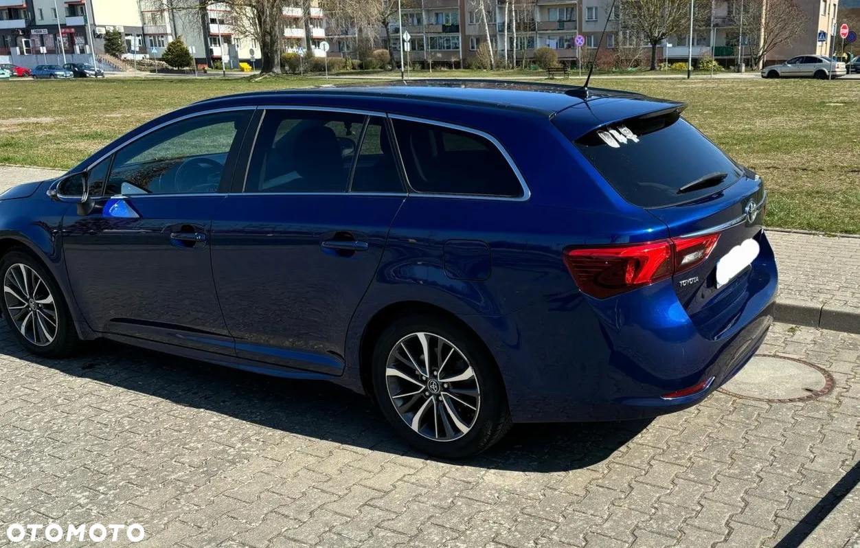 Toyota Avensis 1.6 D-4D Premium - 4