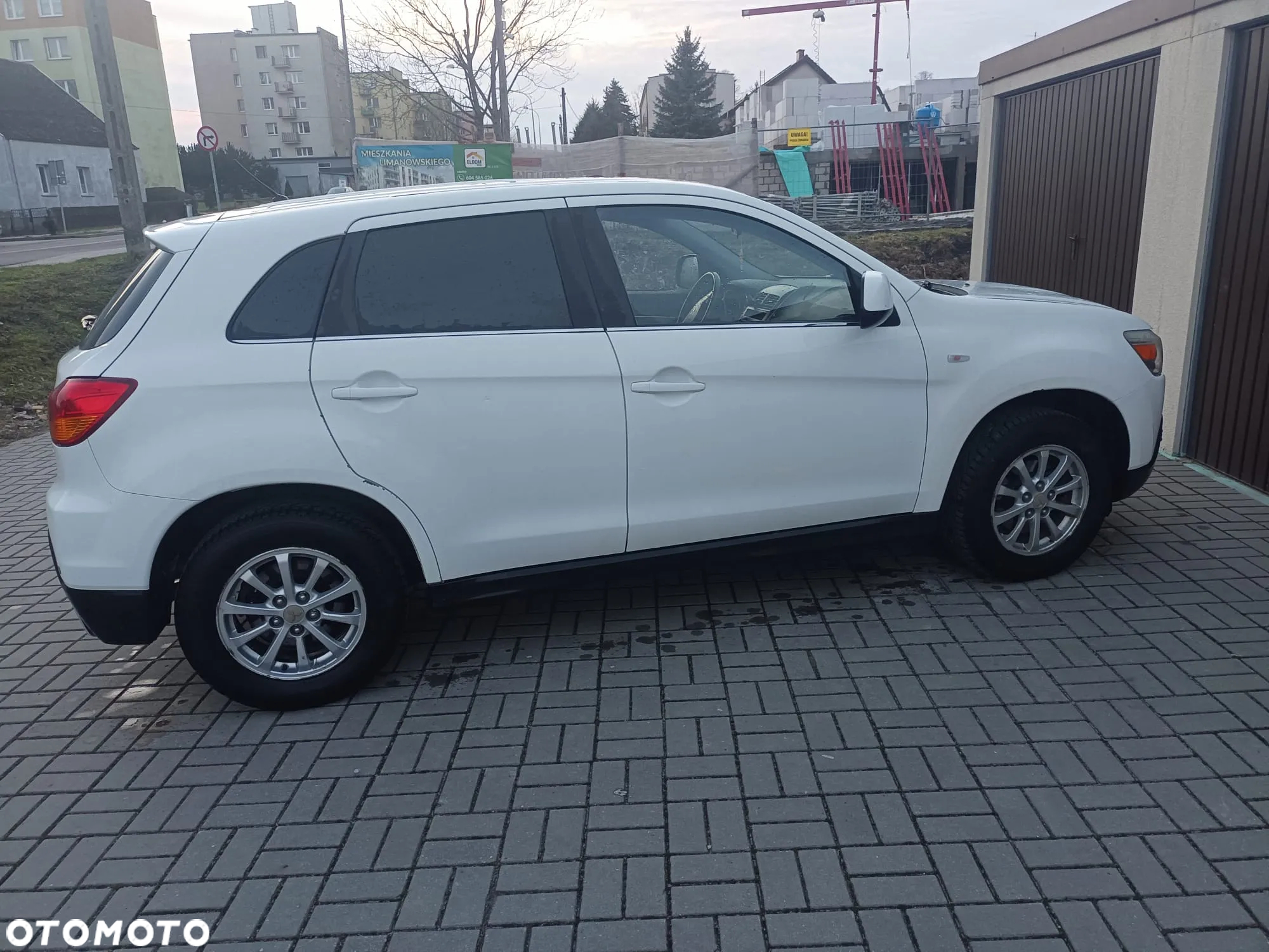 Mitsubishi ASX 1.8 DID Instyle 4WD AS&G - 3