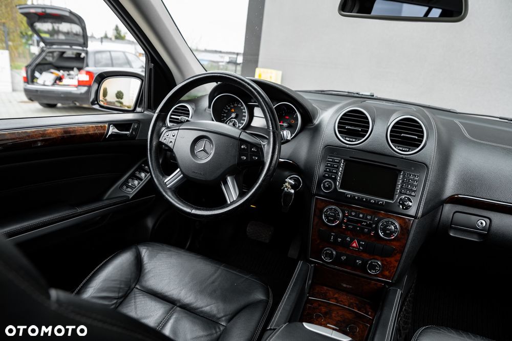 Mercedes-Benz GL 320 CDI 4Matic 7G-TRONIC - 23