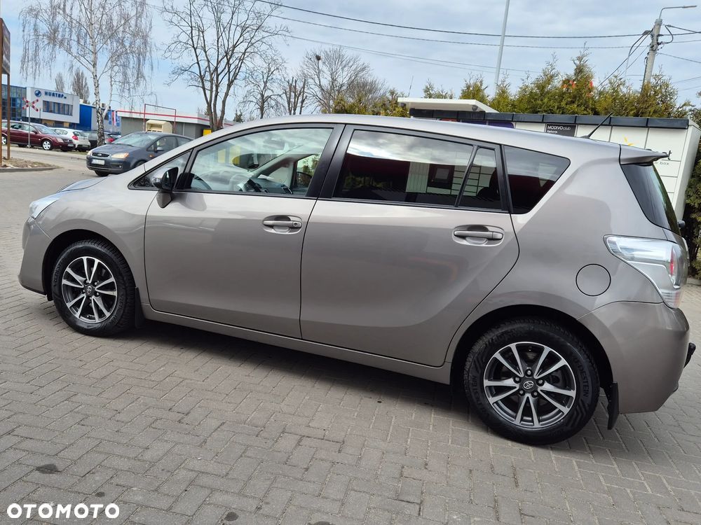 Toyota Verso 1.6 D-4D Prestige - 8
