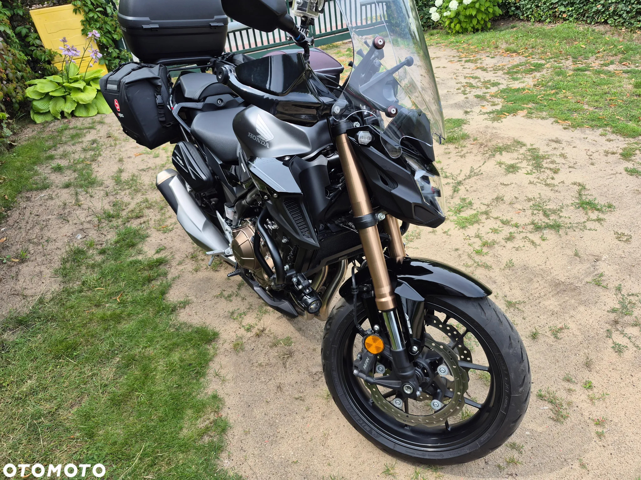 Honda CB - 16