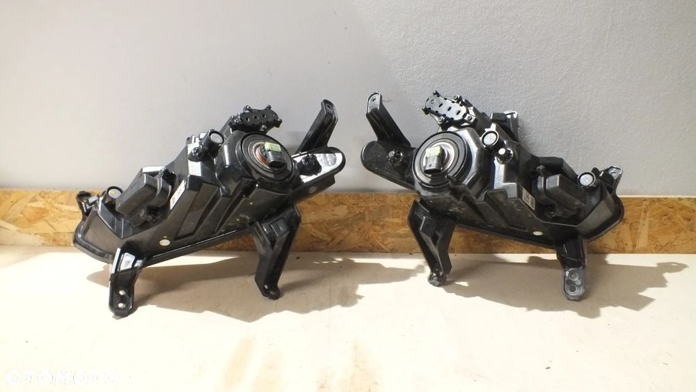 Halogen lewy prawy Kia Ceed III lift - 2