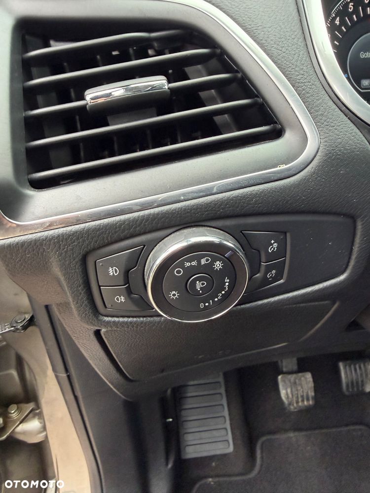 Ford S-Max - 16