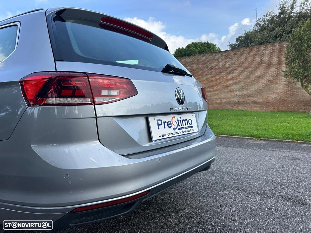 VW Passat Variant 2.0 TDi Business DSG - 33