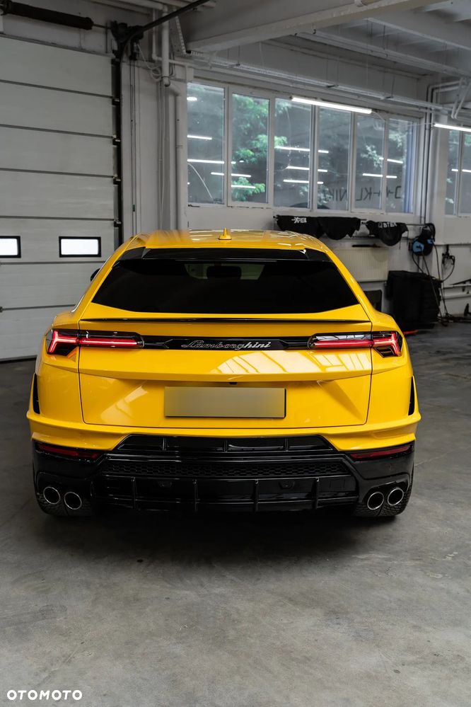 Lamborghini Urus - 4