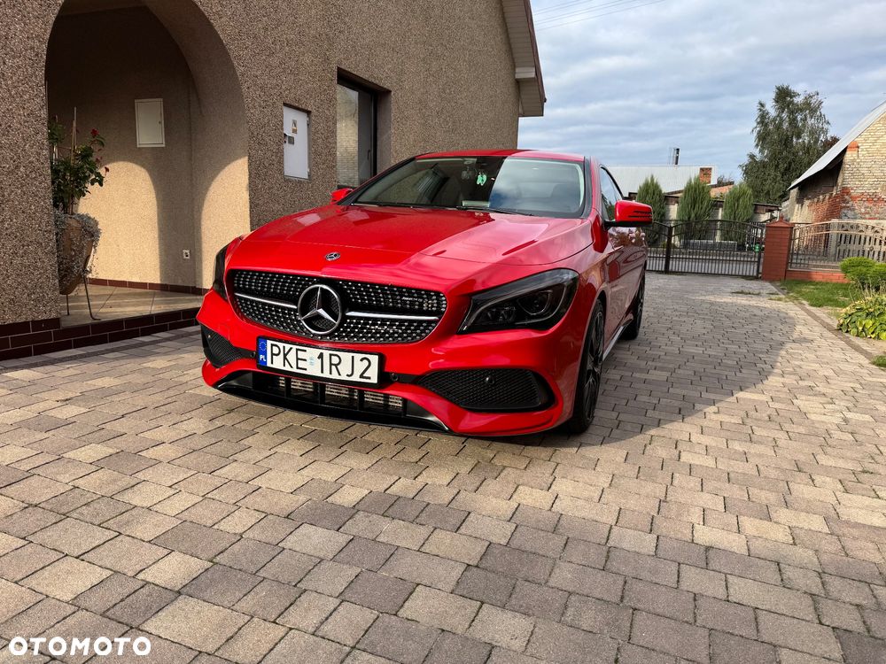 Mercedes-Benz CLA 220 4-Matic AMG Line - 3