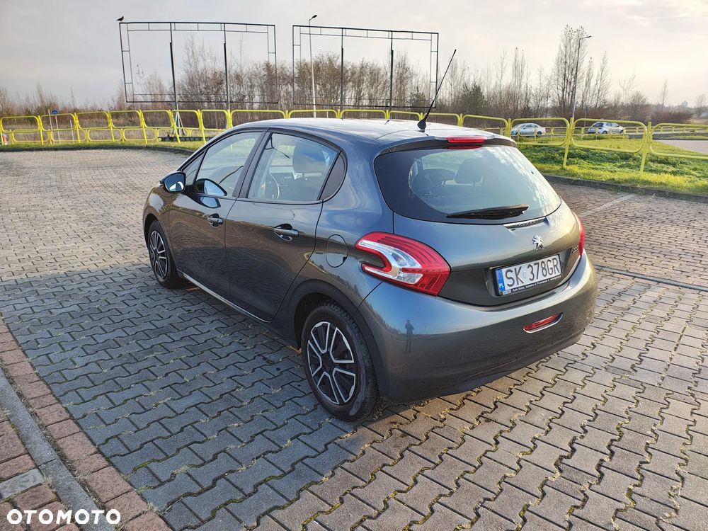Peugeot 208 1.2 PureTech Active - 13