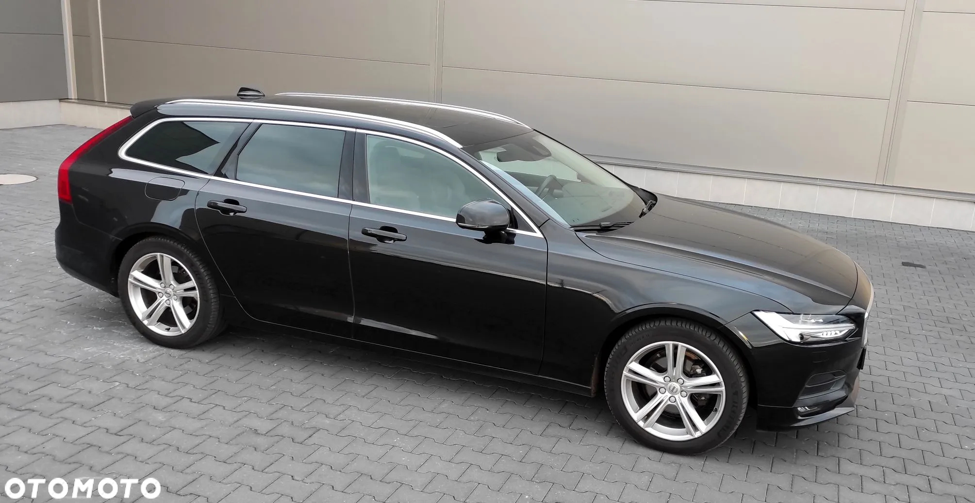 Volvo V90 D4 Momentum - 10