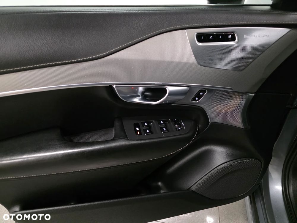 Volvo XC 90 D5 AWD R-Design - 25