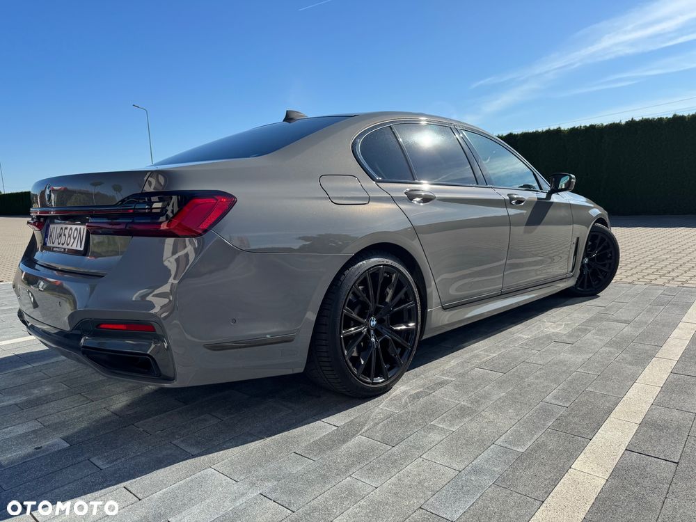 BMW Seria 7 740d xDrive sport - 17