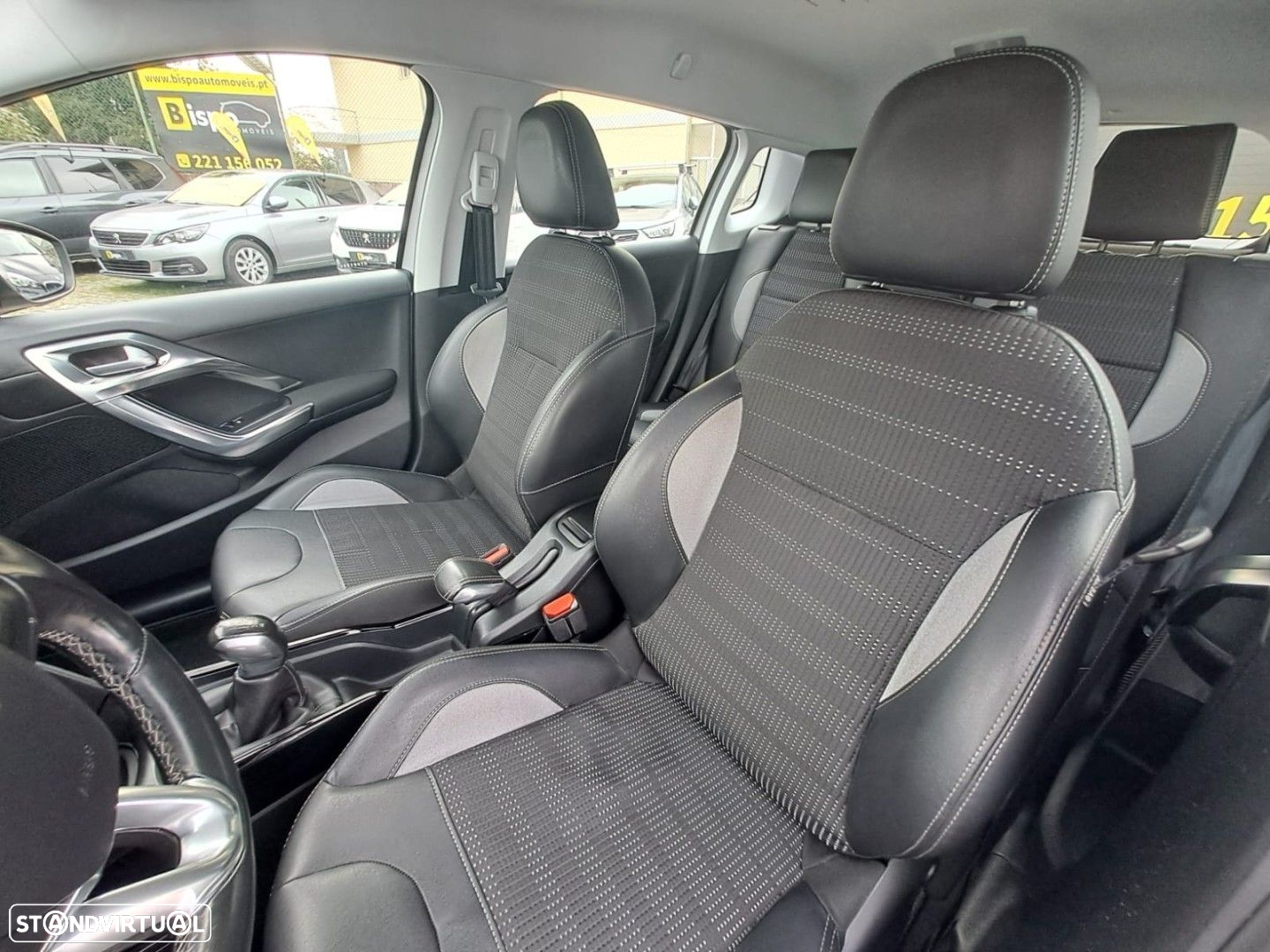 Peugeot 2008 1.2 PureTech Allure - 10