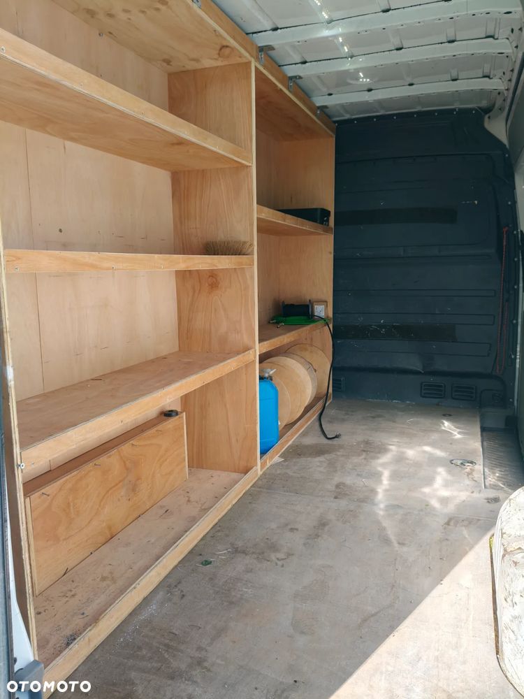 Mercedes-Benz Sprinter - 20