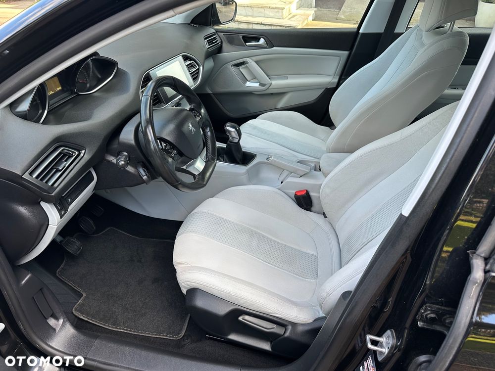 Peugeot 308 1.6 HDi Premium - 18