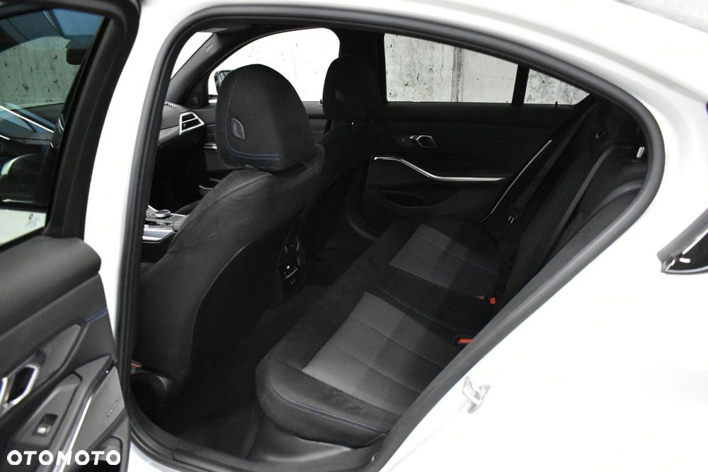 BMW Seria 3 - 24