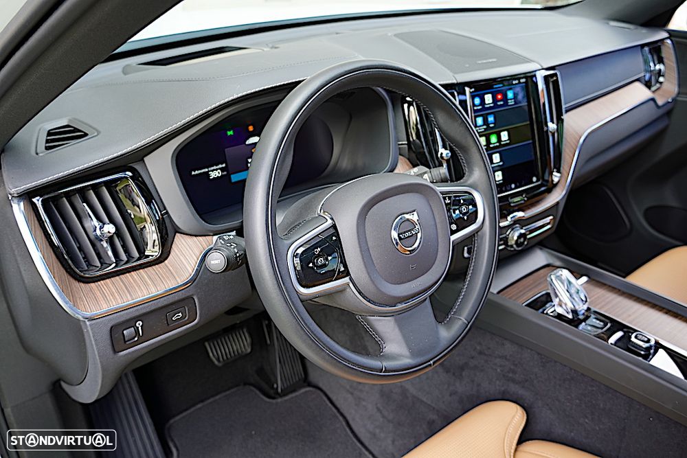Volvo XC 60 2.0 B4 Inscription Geartronic - 26