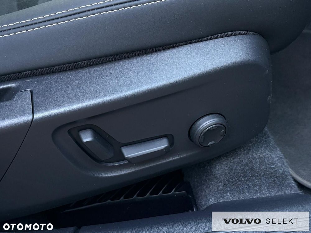Volvo XC 40 - 18