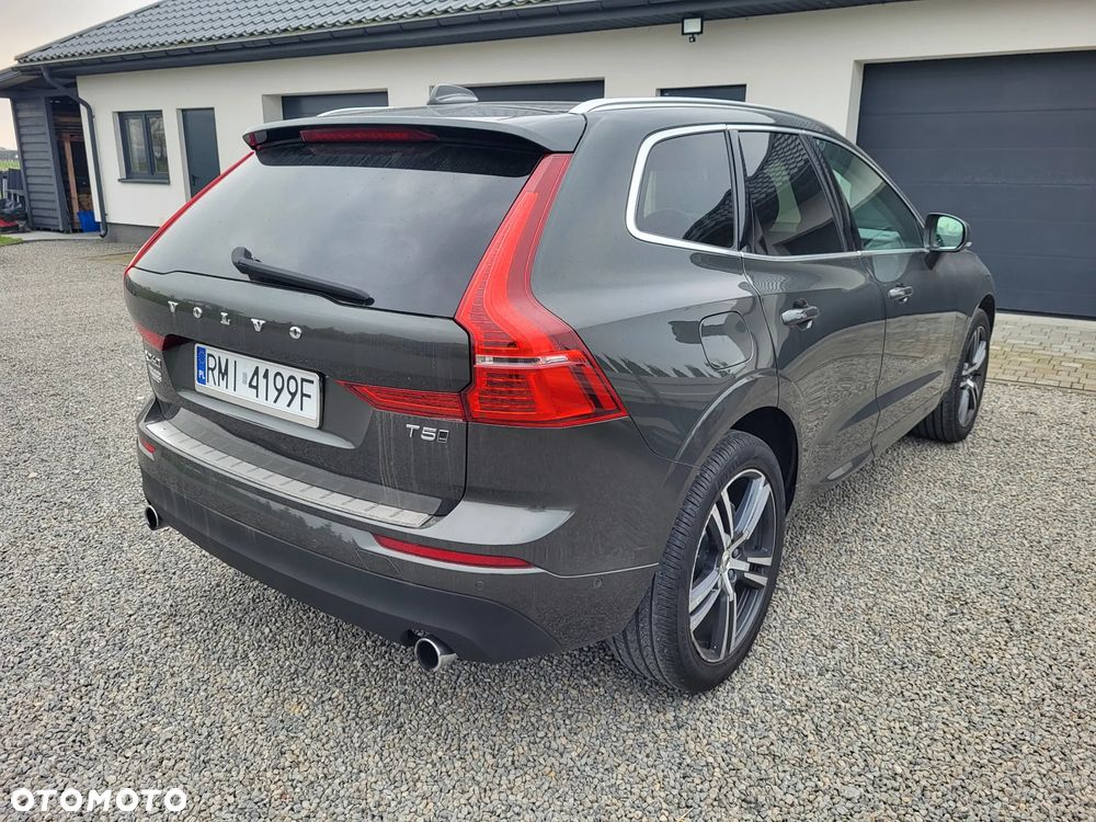 Volvo XC 60 T5 AWD Momentum - 2
