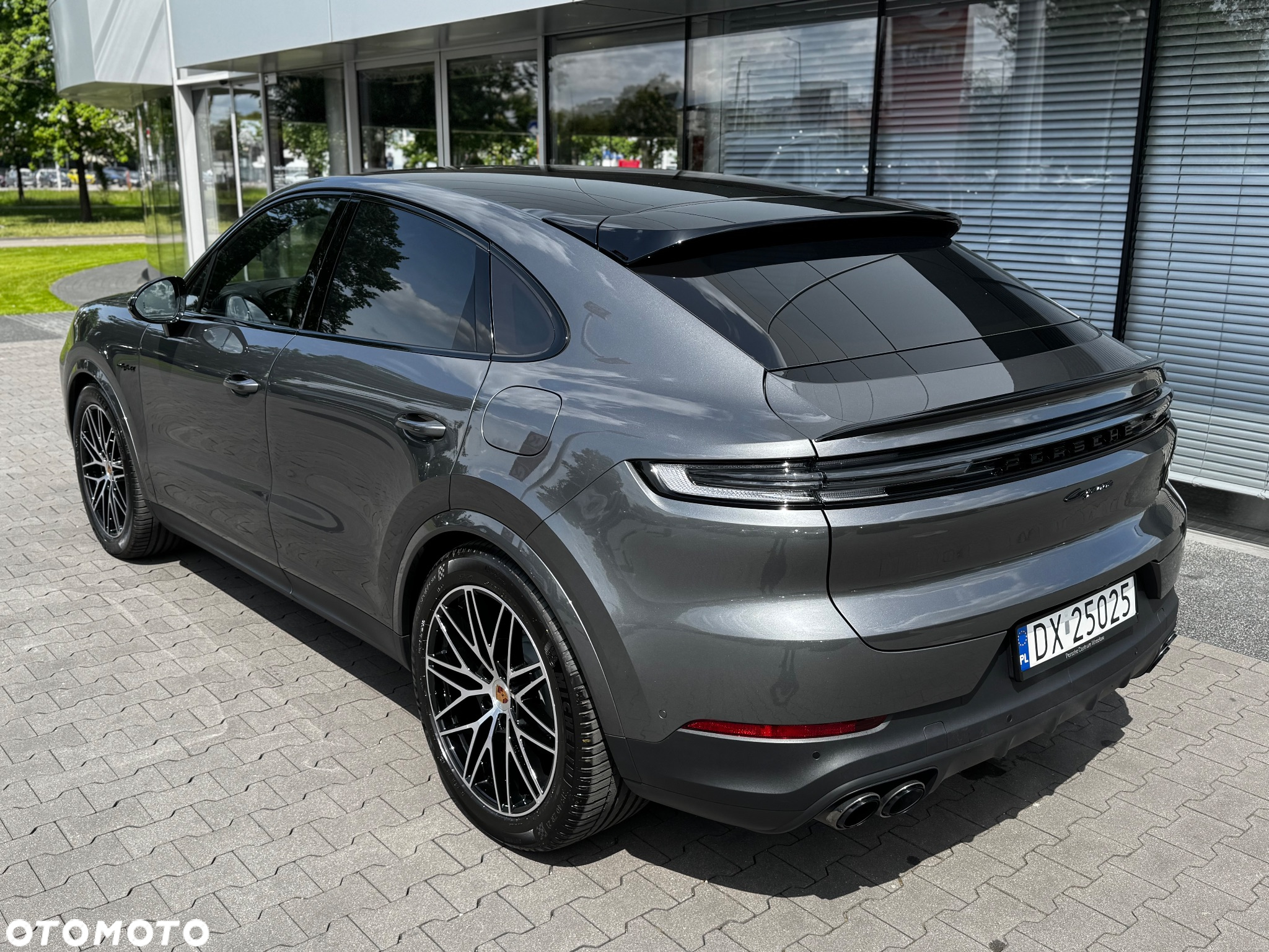 Porsche Cayenne Coupe E-Hybrid PHEV - 14