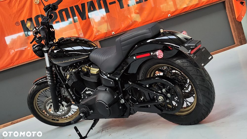Harley-Davidson Softail Street Bob - 3