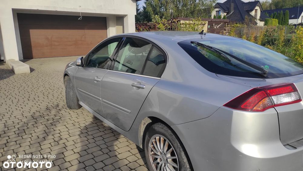 Renault Laguna 2012 photo 4