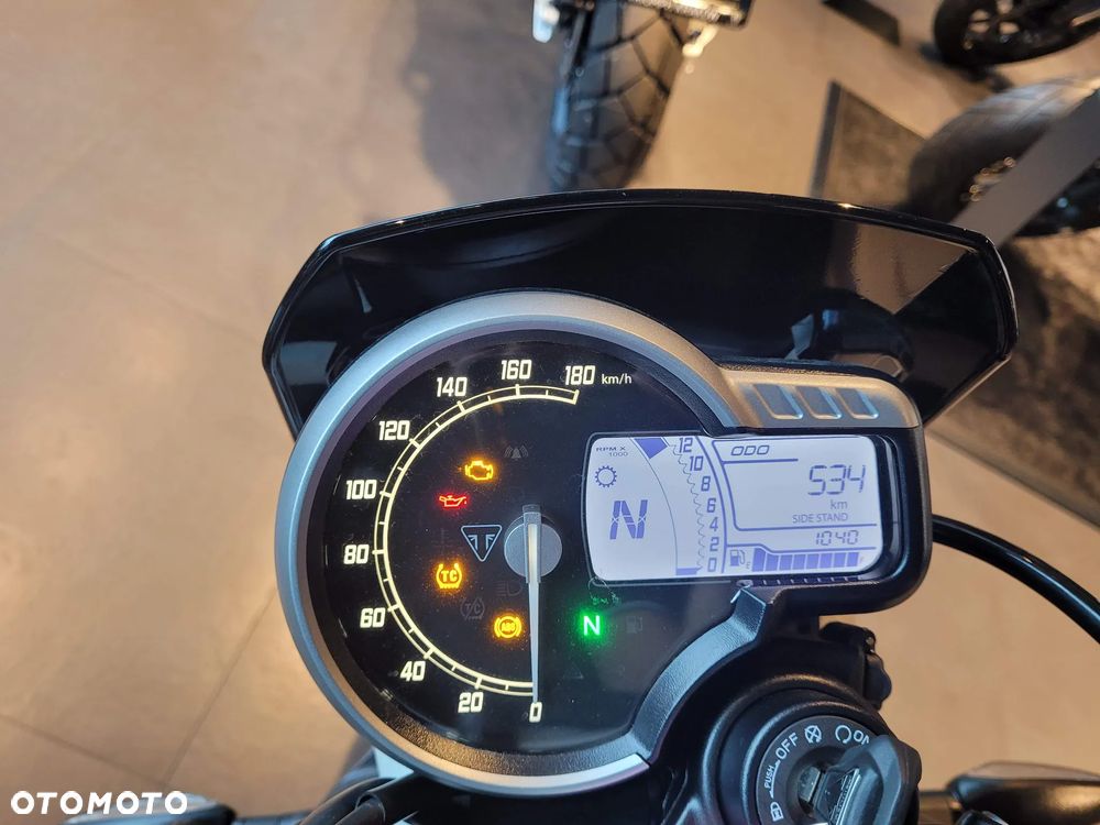 Triumph Inny - 6