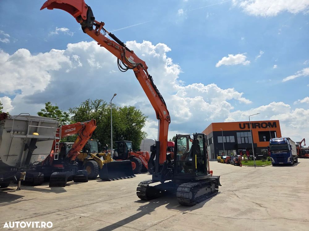 Hitachi ZX85-6, 2022, 2.491h, Masa operationala 8,6t, cupla rapida HIDRAULICA+3 CUPE NOI, senile paduri cauciuc, inst picon si inst rotire pe brate, ad sapare 5m, ridica 3,8t, aer cond, LAMA, STARE FOARTE BUNA, posibil leasing 4 ani-PROMOTIE 62.900 EUR+Tva - 37