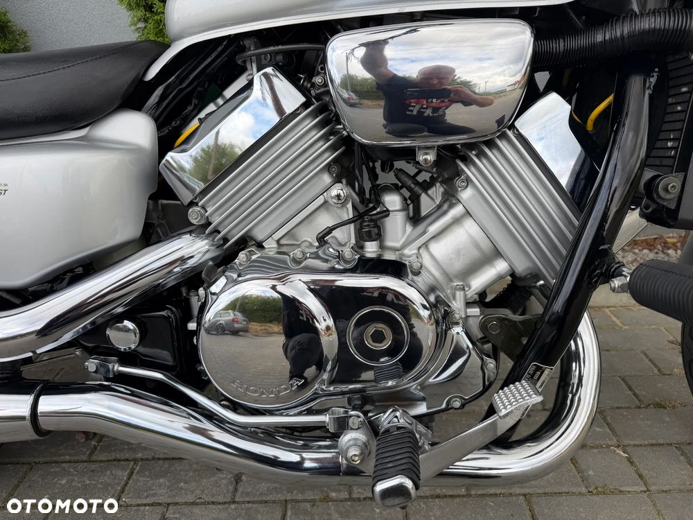 Honda VF - 25