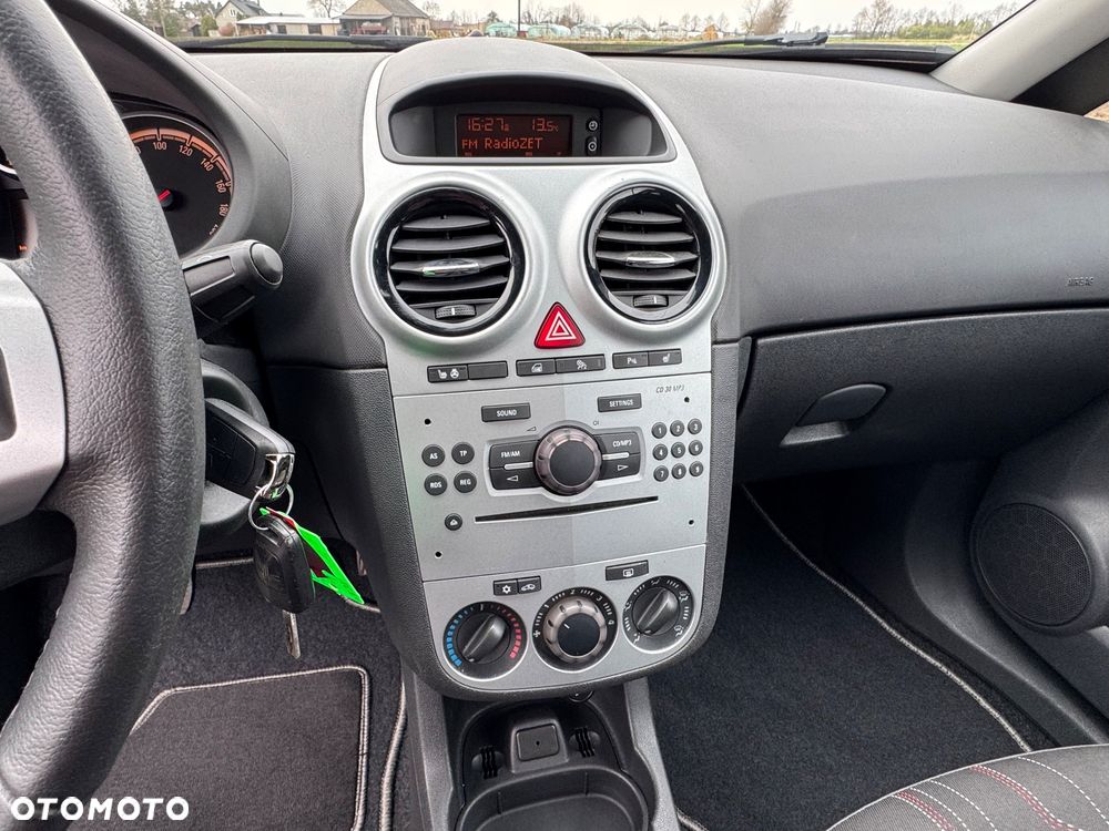 Opel Corsa 1.4 16V Edition 150 - 7