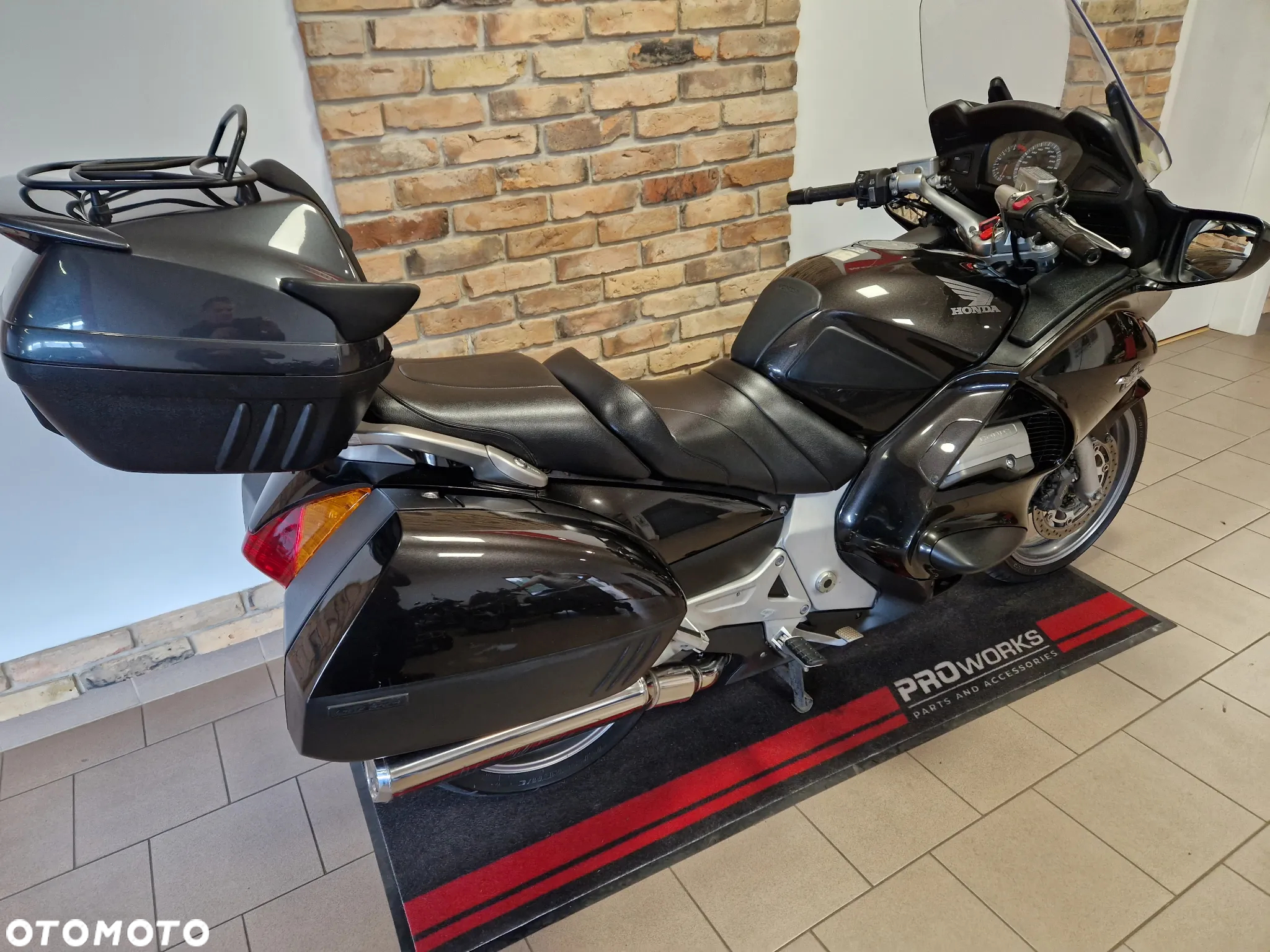 Honda ST - 8