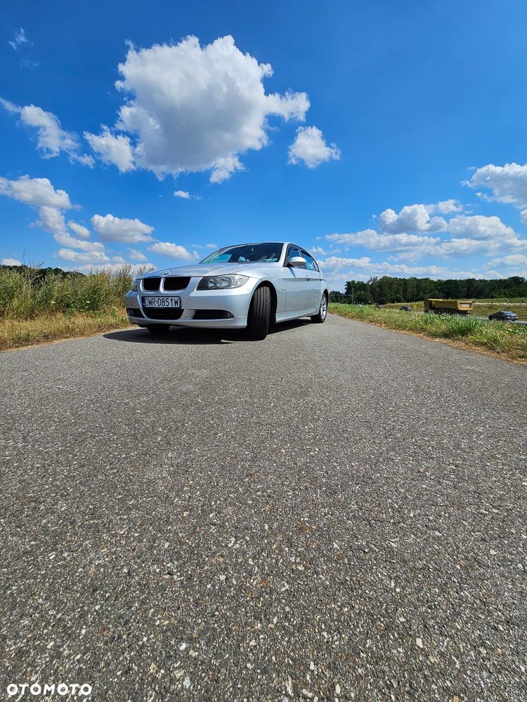 BMW Seria 3 318d DPF - 1