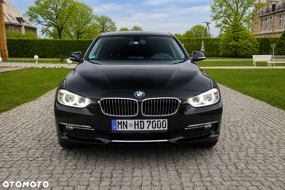BMW Seria 3 320d xDrive Sport-Aut Luxury Line - 3