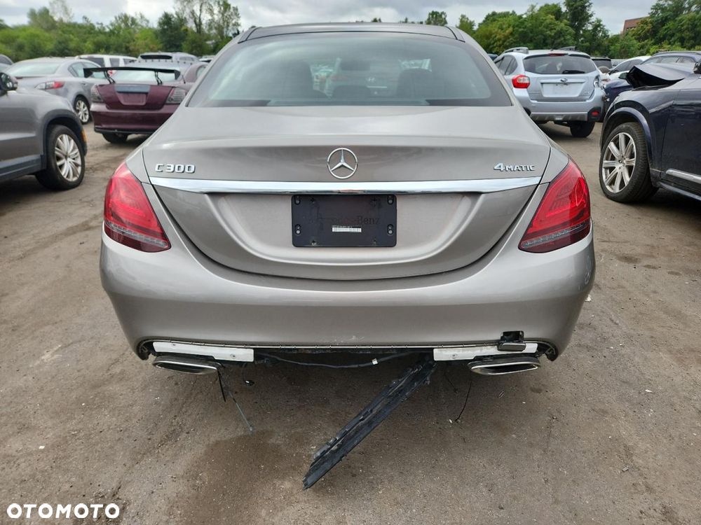 Mercedes-Benz Klasa C 300 9G-TRONIC Exclusive - 6