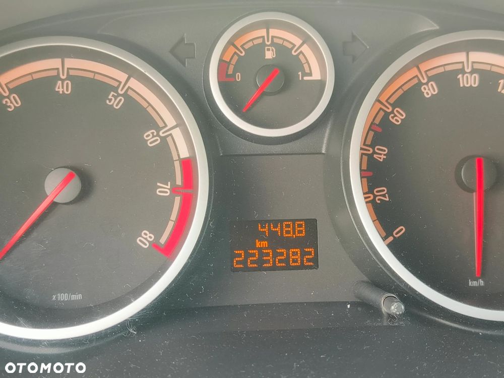 Opel Corsa 1.2 16V Enjoy - 9